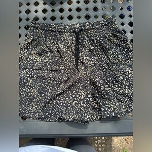 Old Navy Black Drawstring Skort with Cream Speckle Print